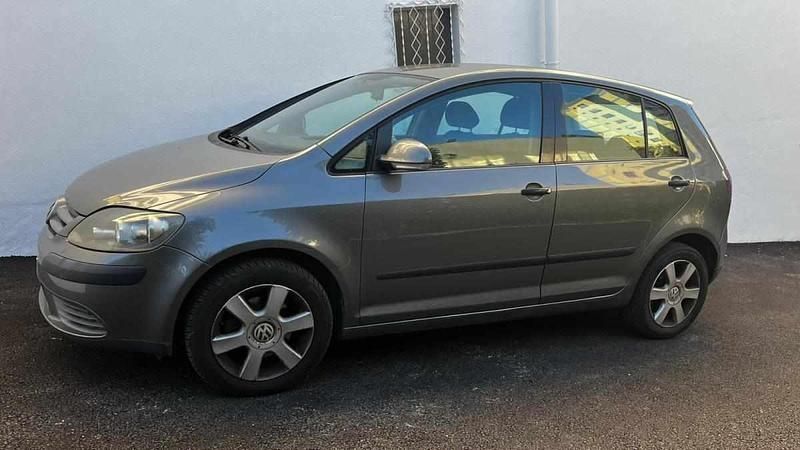 Usado VW Golf IV 105 HP (77 kW) 2005 Cinzento Carrinha