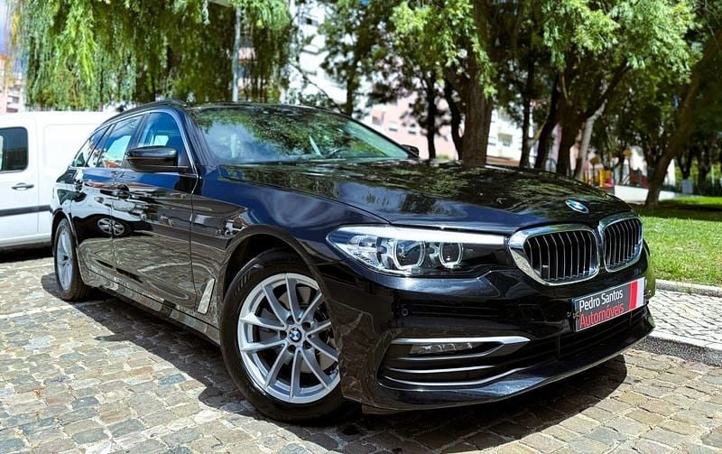 Preto Usado 2020 BMW 520 Luxury Line Carrinha | € 32.490 (Preço justo) - Imagem 1/4