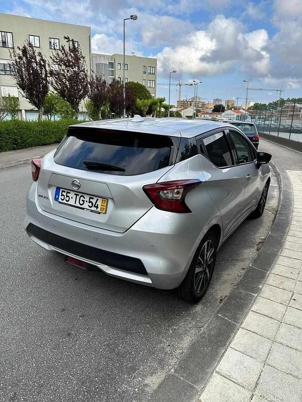 Usado Nissan Micra 90 HP (66 kW) 2017 Cinzento Citadino