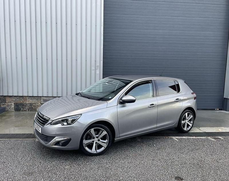 Usado 2015 Peugeot 308 Allure Sedan | € 8.990 (Bom preço) - Imagem 1/4