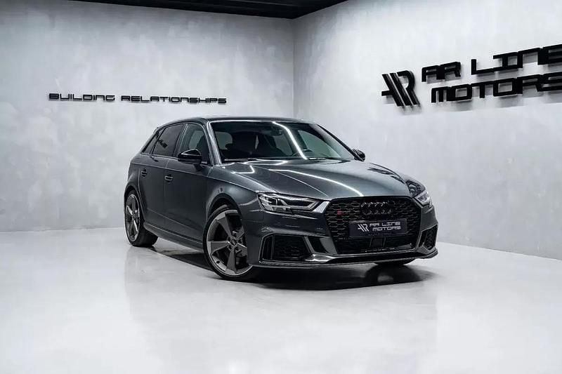 Usado Audi RS3 Sportback 400 HP (294 kW) 2019 Cinza antracite Citadino