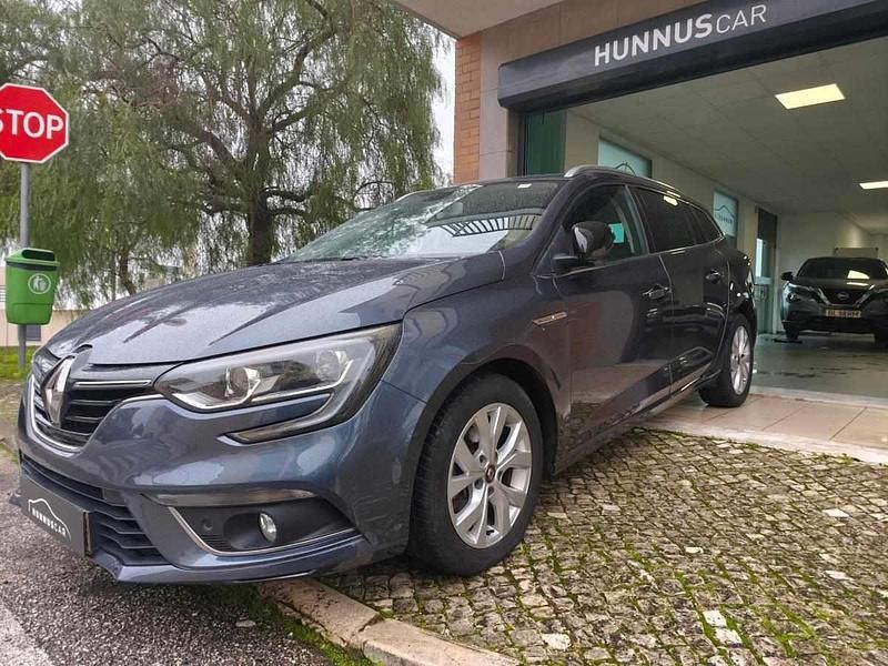 Usado Renault Mégane IV 115 HP (84 kW) 2019 Cinzento Carrinha