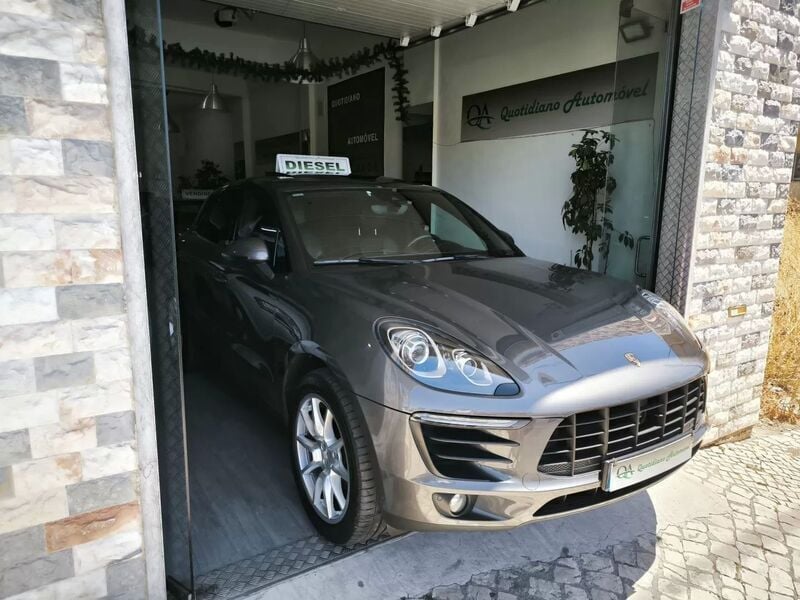 Cinza Usado 2014 Porsche Macan S SUV | € 44.950 (Preço elevado) - Imagem 1/4