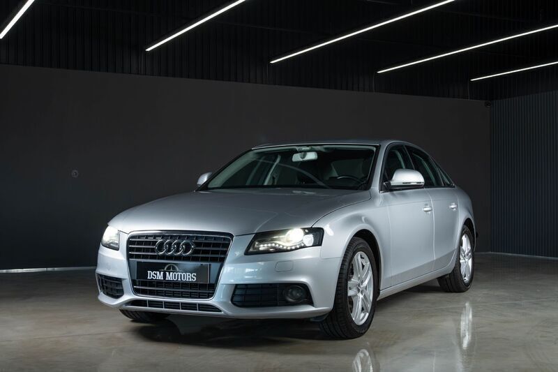 Cinza Usado 2008 Audi A4 Exclusive Sedan | € 10.900 (Preço elevado) - Imagem 1/4