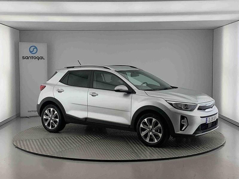 Cinzento Usado 2024 Kia Stonic SUV | € 19.750 (Preço justo) - Imagem 1/4