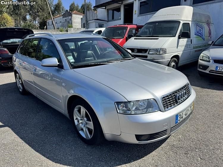 Cinza Usado 2002 Audi A4 Carrinha | € 3.750 (Preço justo) - Imagem 1/1