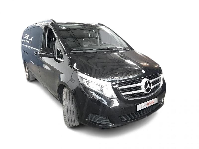 Preto Usado 2018 Mercedes V220 Avantgarde Monovolume | € 45.990 - Imagem 1/4