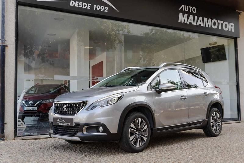 Cinzento Usado 2019 Peugeot 2008 SUV | € 13.900 (Super Preço) - Imagem 1/4