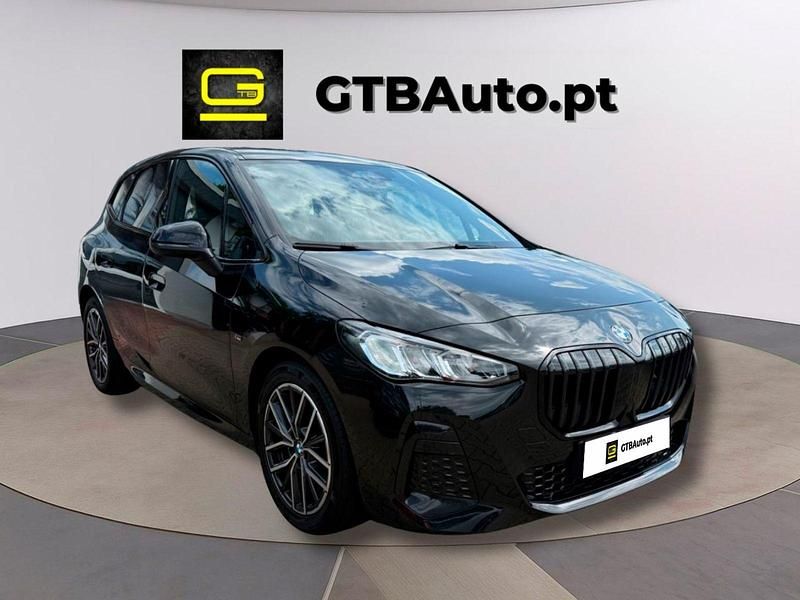 Preto Usado 2023 BMW 218 Active Tourer Performance Monovolume | € 37.499 - Imagem 1/4