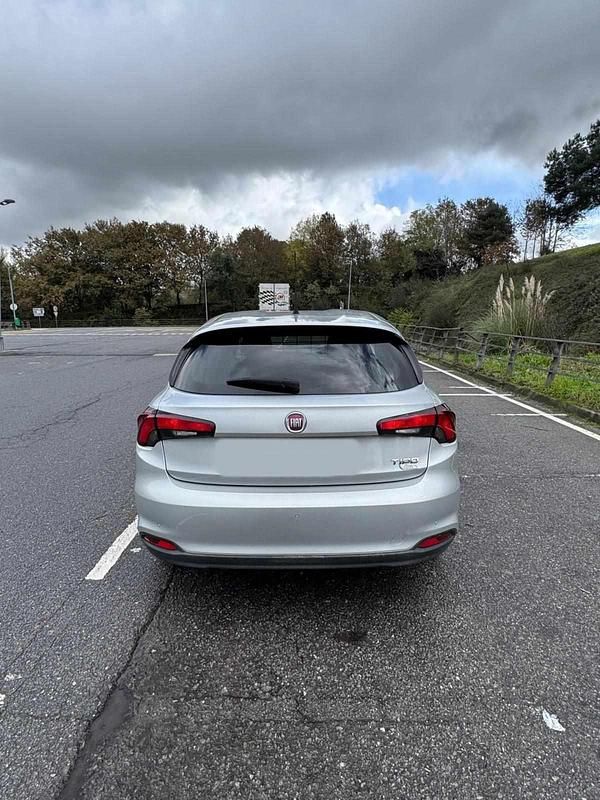 Cinzento Usado 2019 Fiat Tipo Citadino | € 6.900 (Super Preço) - Imagem 1/4