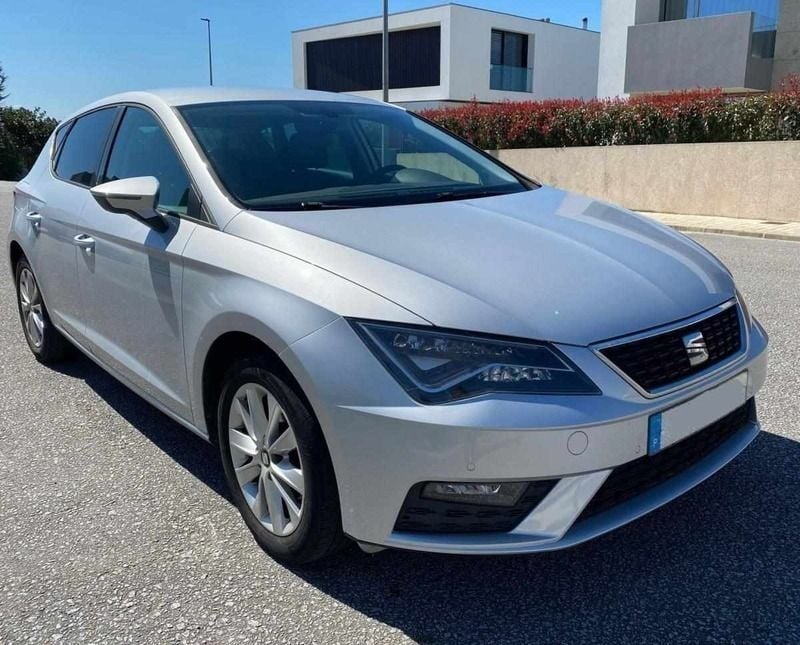 Usado Seat Leon Style 116 HP (85 kW) 2017 Cinzento Sedan