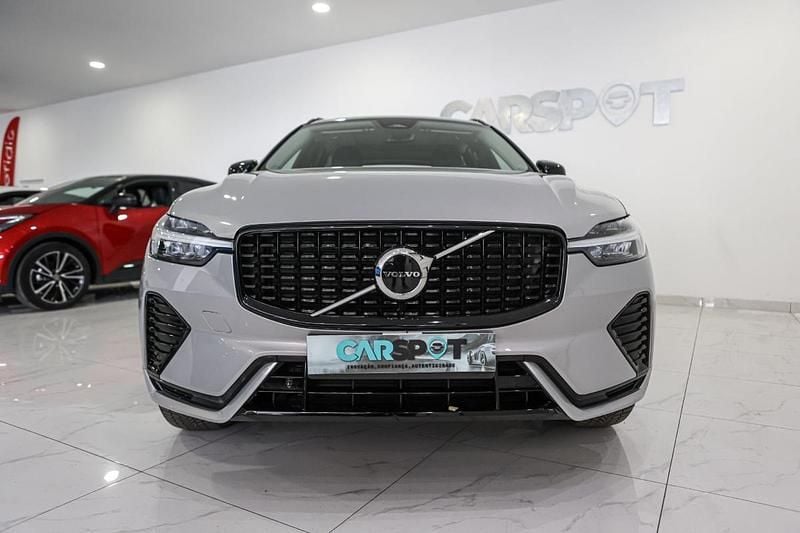Usado Volvo XC60 Plus 197 HP (144 kW) 2023 Cinzento SUV