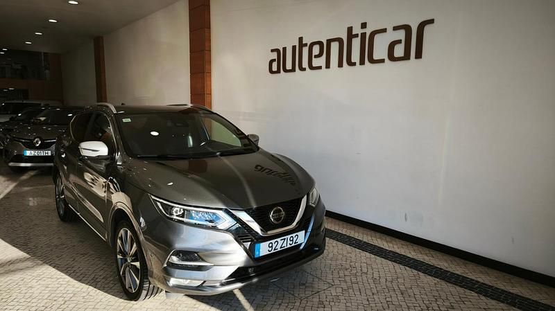 Cinza Usado 2019 Nissan Qashqai Tekna+ SUV | € 18.900 (Super Preço) - Imagem 1/4