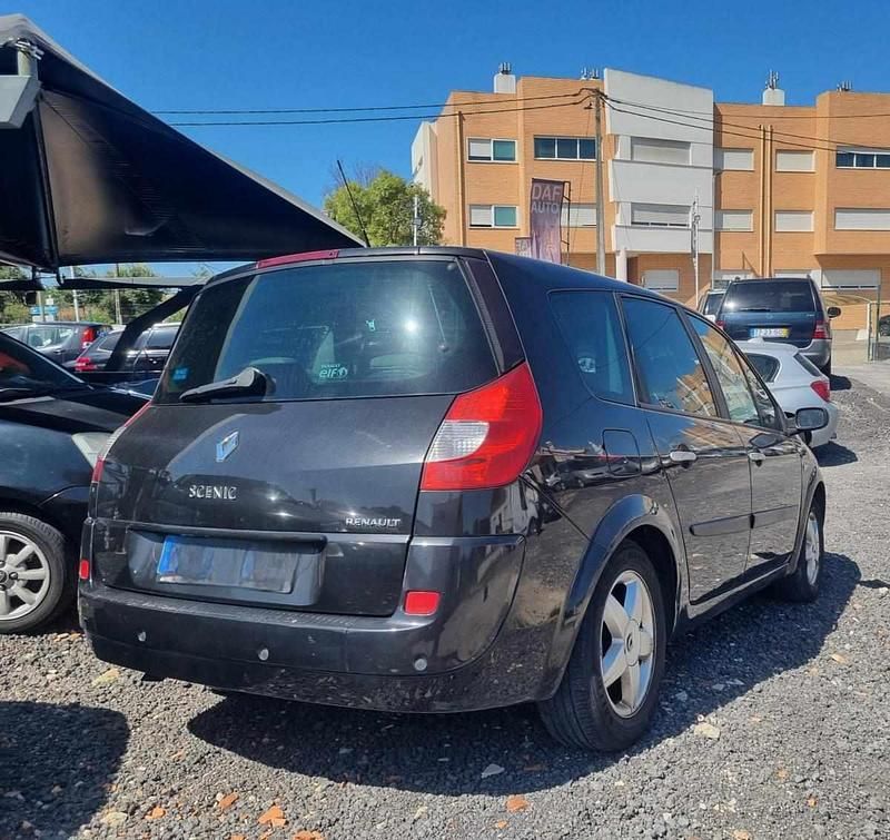 Usado Renault Scénic II 105 HP (77 kW) 2007 Preto Monovolume