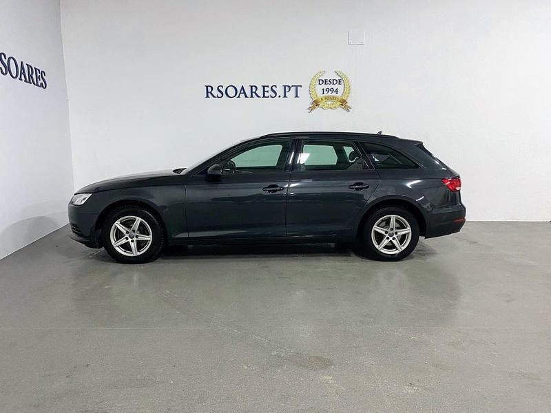 Usado Audi A4 150 HP (110 kW) 2017 Cinza Carrinha