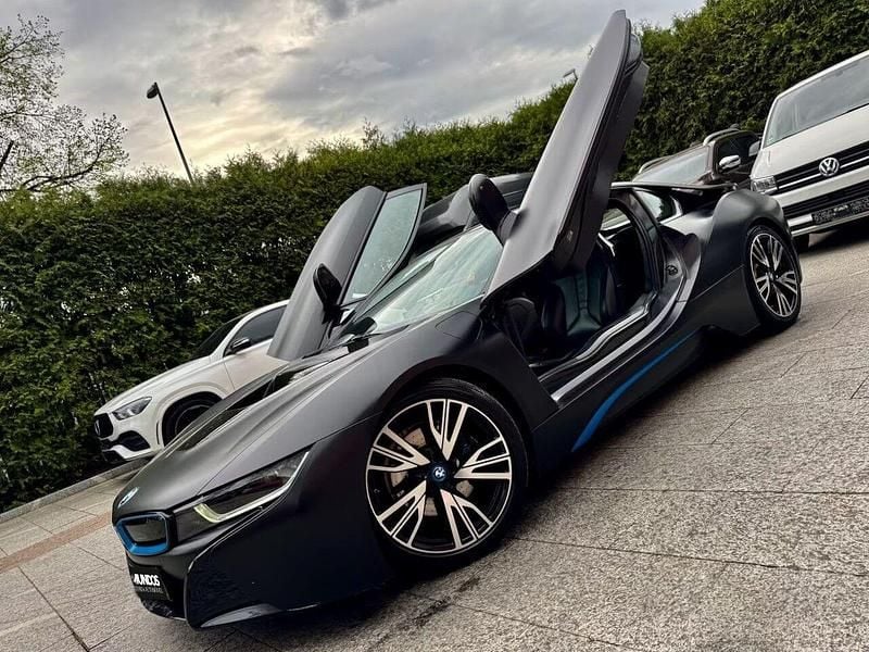 Cinza Usado 2019 BMW i8 Coupé | € 67.500 - Imagem 1/4