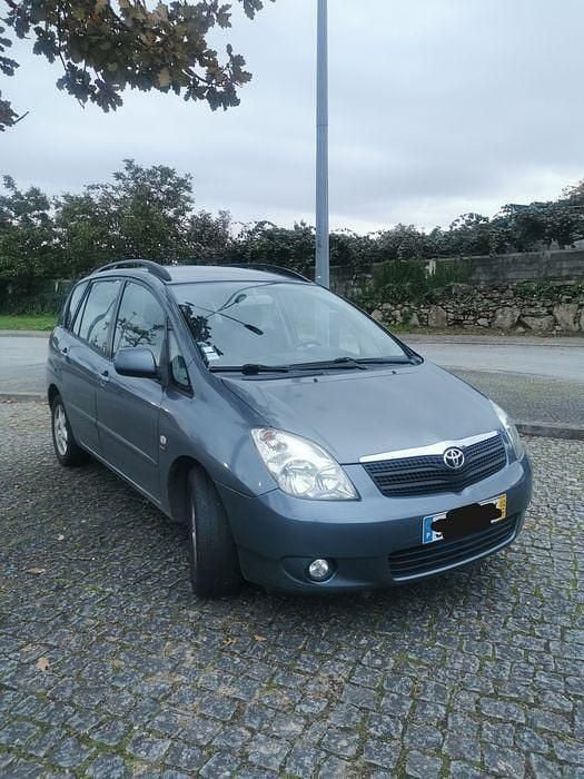 Usado 2002 Toyota Corolla Verso Monovolume | € 3.700 - Imagem 1/4