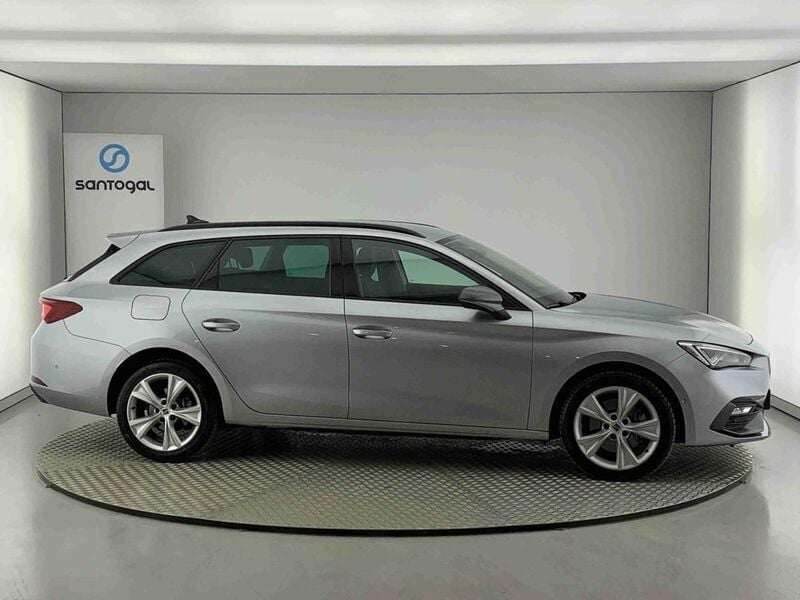 Cinzento Usado 2024 Seat Leon ST Carrinha | € 31.990 (Preço justo) - Imagem 1/4