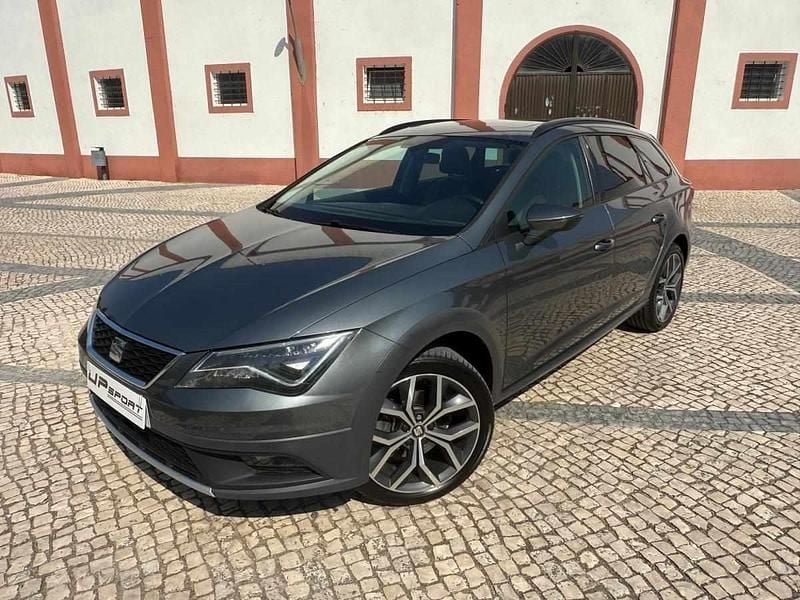 Cinza Usado 2018 Seat Leon Carrinha | € 17.900 (Preço elevado) - Imagem 1/4