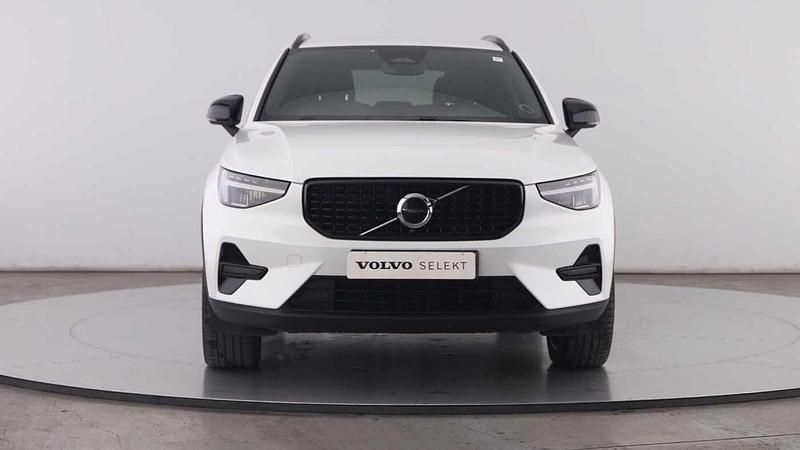 Usado Volvo XC40 163 HP (119 kW) 2025 Branco SUV