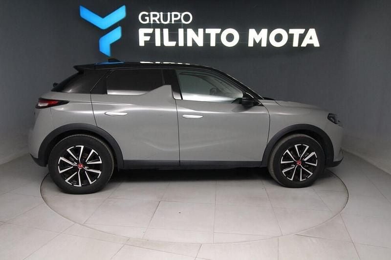 Cinza Usado 2023 DS Automobiles DS3 Crossback E-Tense Performance SUV | € 23.990 (Preço justo) - Imagem 1/4