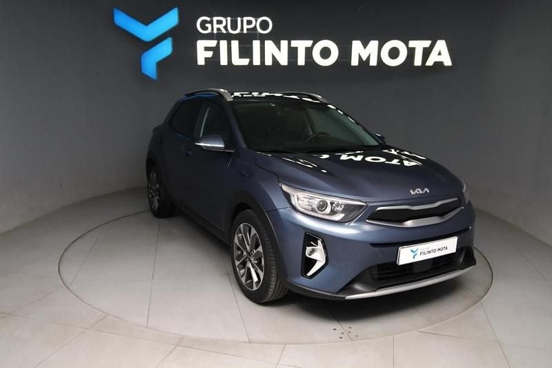 Azul Usado 2025 Kia Stonic SUV | € 19.740 (Preço justo) - Imagem 1/1