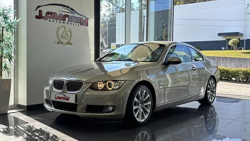 Bege Usado 2007 BMW 330 Coupé | € 19.330 - Imagem 1/4