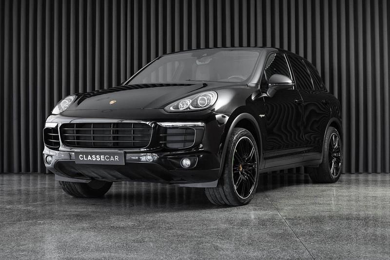 Preto Usado 2015 Porsche Cayenne S E-Hybrid SUV | € 40.950 (Preço justo) - Imagem 1/4