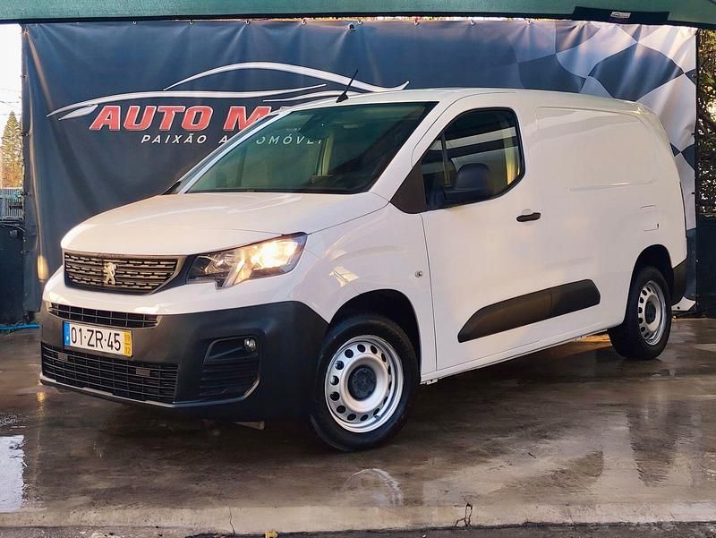 Branco Usado 2019 Peugeot Partner Premium Monovolume | € 13.900 (Preço justo) - Imagem 1/4