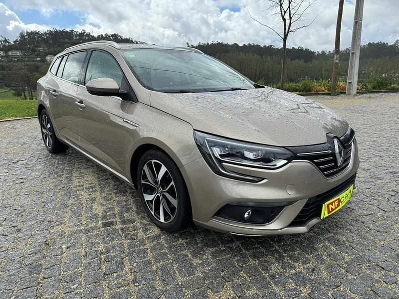 Usado Renault Mégane IV Bose Edition 130 HP (95 kW) 2017 Outro Citadino