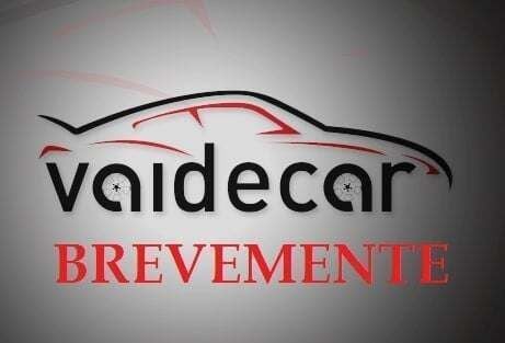 Branco Usado 2017 Peugeot 208 GT-line Citadino | € 12.150 (Preço justo) - Imagem 1/4