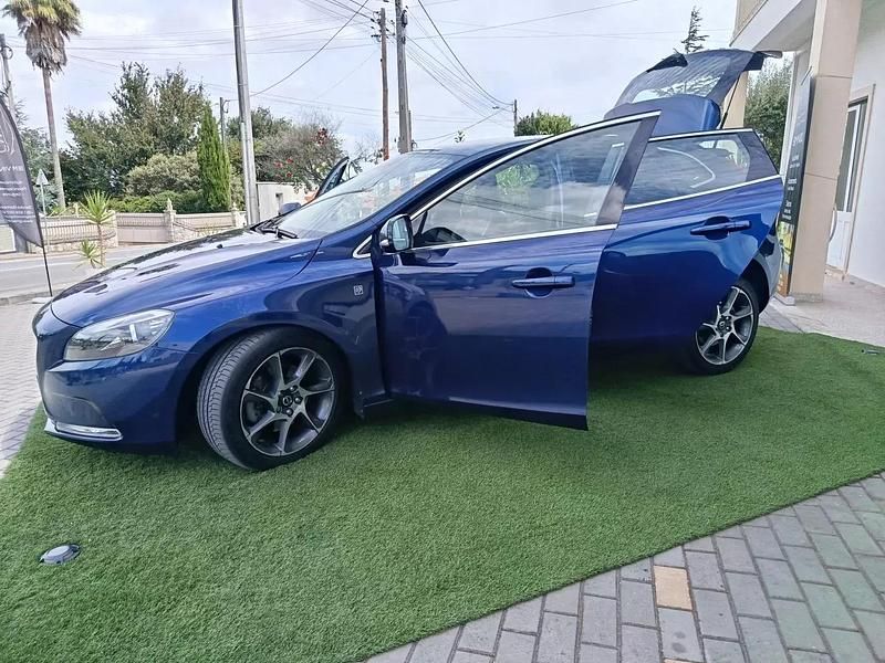 Usado Volvo V40 120 HP (88 kW) 2015 Azul Carrinha