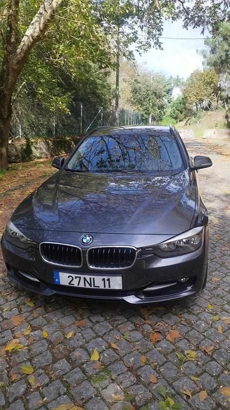 Cinzento Usado 2012 BMW 318 Carrinha | € 12.000 (Preço justo) - Imagem 1/4