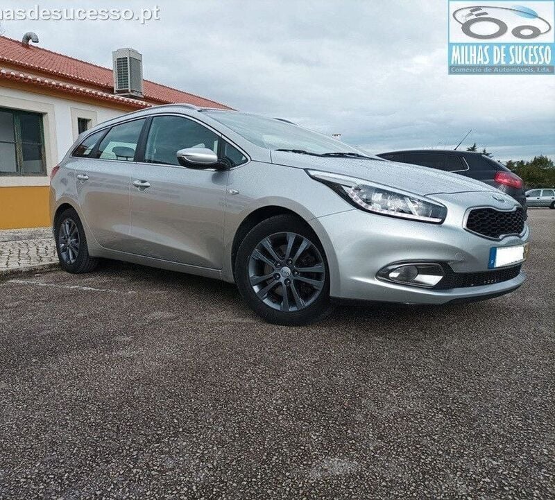 Cinza prata Usado 2014 Kia Ceed Sportswagon EX Carrinha | € 10.750 (Bom preço) - Imagem 1/4
