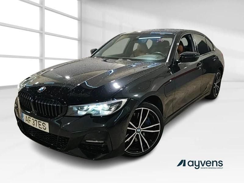 Preto Usado 2021 BMW 330 Sedan | € 33.000 (Preço justo) - Imagem 1/4