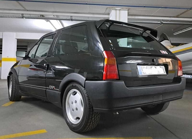 Usado Citroën AX 100 HP (73 kW) 1992 Preto Citadino