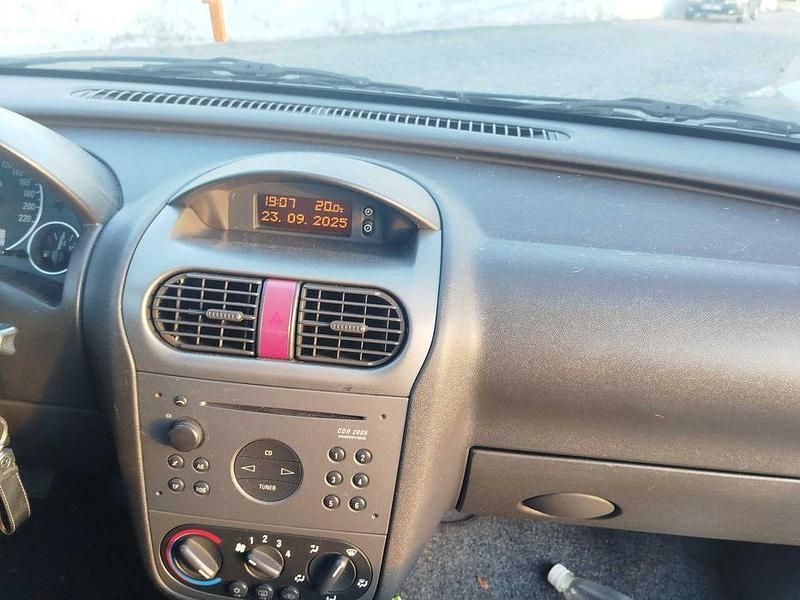 Usado Opel Corsa Cosmo 2005 Sedan