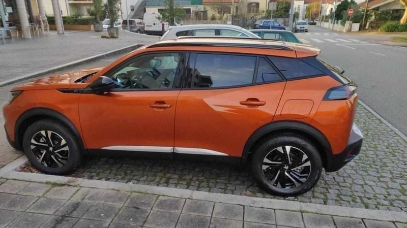 Outra Usado 2022 Peugeot e-2008 Allure SUV | € 19.000 (Super Preço) - Imagem 1/4