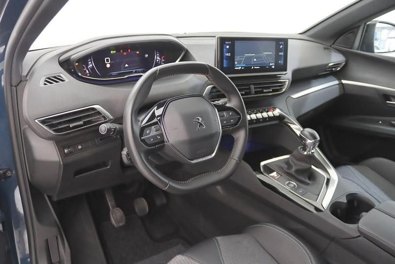 Usado Peugeot 3008 130 HP (95 kW) 2024 Azul SUV