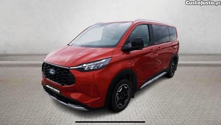 Vermelho Usado 2025 Ford Tourneo Active SUV | € 44.990 - Imagem 1/1