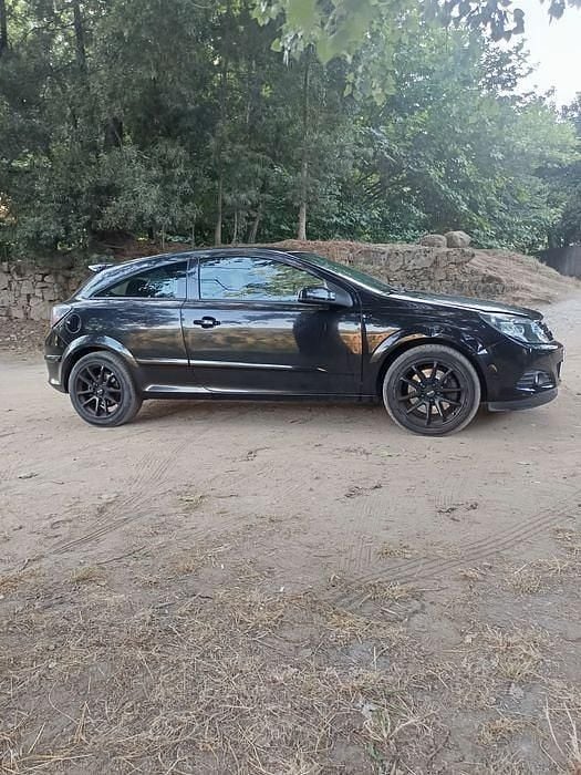 Usado Opel Astra GTC 125 HP (91 kW) 2009