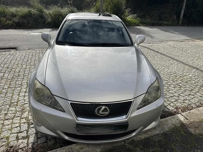 Cinzento Usado 2006 Lexus IS250 | € 9.000 - Imagem 1/4