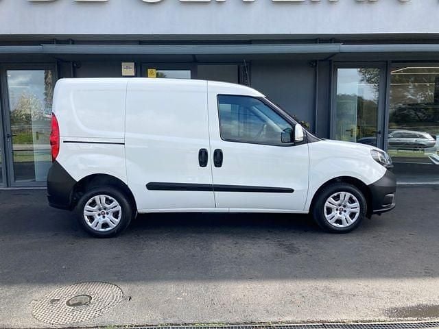 Usado Fiat Doblò 95 HP (69 kW) 2020 Branco