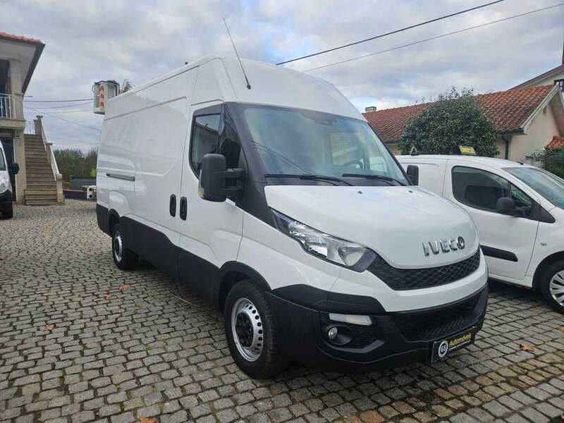 Branco Usado 2016 Iveco Daily | € 19.750 (Preço justo) - Imagem 1/4