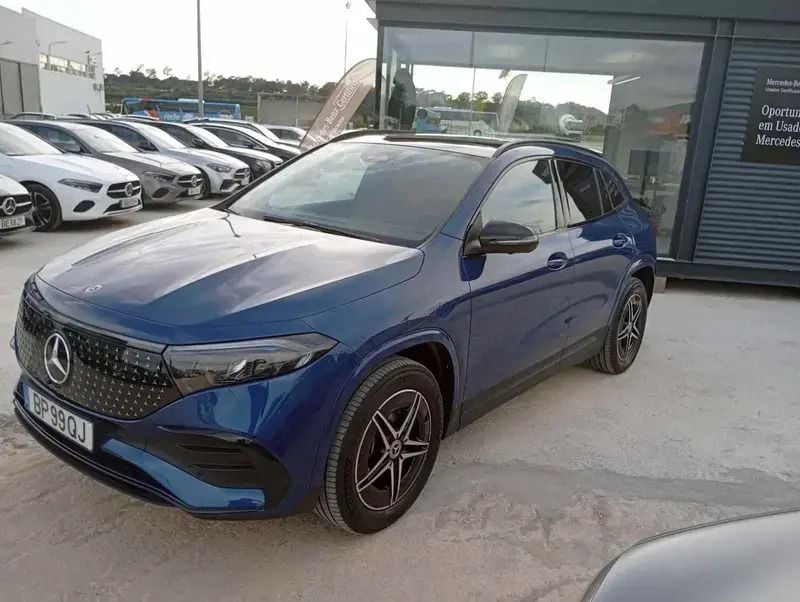 Azul Novo 2024 Mercedes EQA250+ Advanced SUV | € 59.679 (Preço elevado) - Imagem 1/4