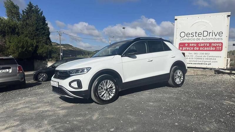 Branco Usado 2023 VW T-Roc Life SUV | € 22.490 (Preço justo) - Imagem 1/4