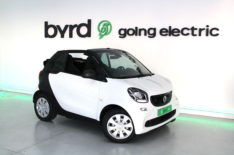Branco Usado 2018 Smart ForTwo Electric Drive Passion Cabrios | € 10.900 (Super Preço) - Imagem 1/4