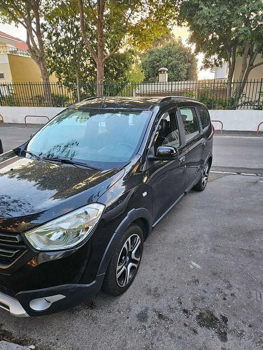 Usado 2021 Dacia Lodgy Stepway Monovolume | € 15.000 (Preço justo) - Imagem 1/4