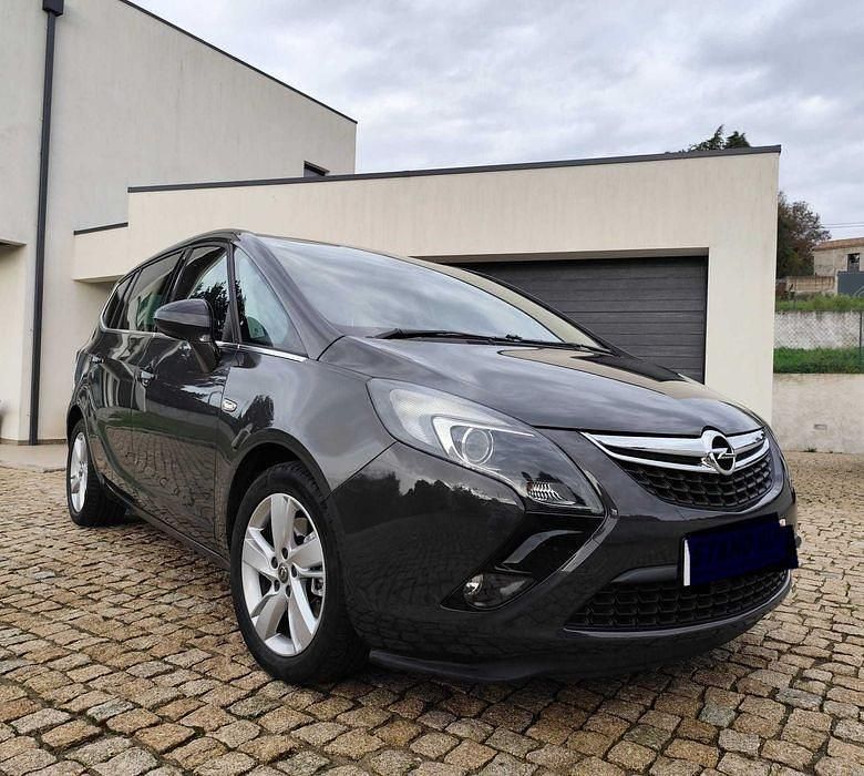 Usado 2014 Opel Zafira Tourer Monovolume | € 11.000 - Imagem 1/4