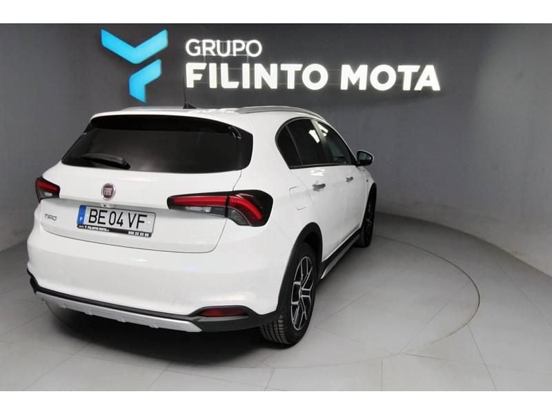 Usado Fiat Tipo Cross 101 HP (74 kW) 2023 Branco Sedan